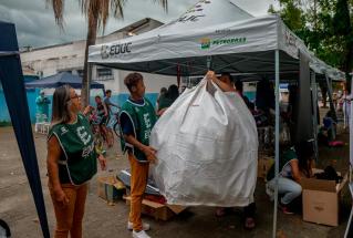 Jovens coletam 12 toneladas de materiais recicláveis com coleta solidária em Duque de Caxias